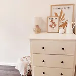 Stylish Apartment, Walk To Nivy Center *