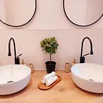 Stylish Apartment, Walk To Nivy Center Pozsony