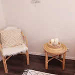 Stylish Apartment, Walk To Nivy Center
