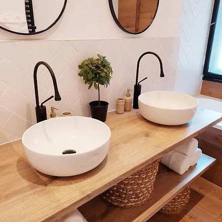 Style In Style Near Bus Station Nivy *