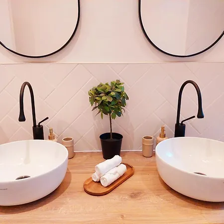 Style In Style Near Bus Station Nivy Bratislava