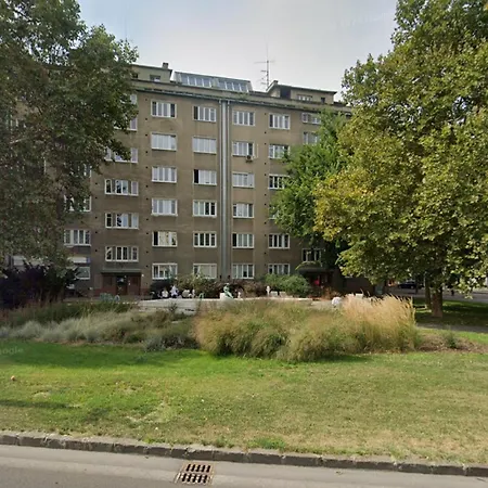 Stylish Apartment, Walk To Nivy Center Pozsony