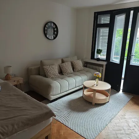 Stylish Apartment, Walk To Nivy Center Apartman *